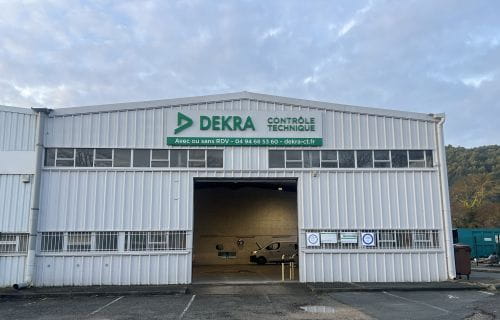 Devanture Dekra Draguignan